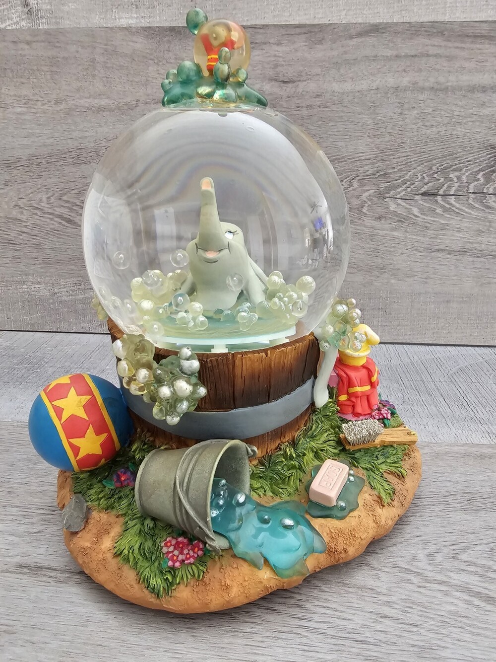 Vtg Disney Dumbo Bubble Bath Snow Globe Music Box